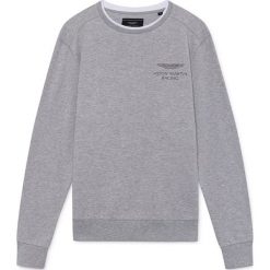 Bluza w kolorze szarym. Szare bluzy męskie Hackett London, m, bez wzorów, z dzianiny, z okrągłym kołnierzem, bez rękawów, bez kaptura. W wyprzedaży za 169,95 zł.