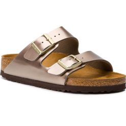 Klapki BIRKENSTOCK - Arizona Bs 1012972 Electric Metallic Taupe. Pomarańczowe klapki damskie Birkenstock, bez wzorów, ze skóry ekologicznej, bez obcasa. Za 289,00 zł.