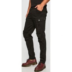G-Star Raw - Spodnie. Czarne spodnie męskie G-Star RAW, bez wzorów, z elastanu, retro. W wyprzedaży za 299,90 zł.