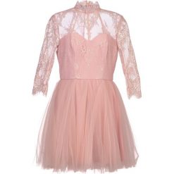 Sukienki: Chi Chi London Petite BELLE Sukienka koktajlowa bridal rose