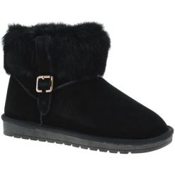Skórzane botki w kolorze czarnym. Czarne buty zimowe damskie marki Carla Samuel. W wyprzedaży za 299,95 zł.