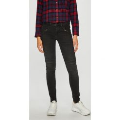 Mustang - Jeansy Jasmin Jeggins. Czarne jeansy damskie Mustang. W wyprzedaży za 219,90 zł.