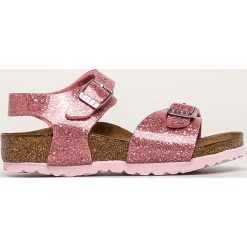 Birkenstock - Sandały dziecięce Rio Plain. Różowe sandały dziewczęce Birkenstock, ze skóry, z okrągłym noskiem, na klamry. Za 189,90 zł.