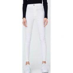 Jeansy skinny z wysoką talią - Biały. Białe jeansy damskie Sinsay, bez wzorów, z jeansu. Za 59,99 zł.