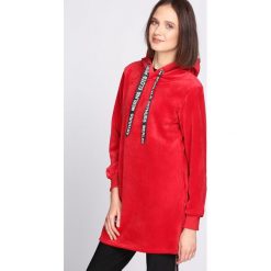 Czerwona Bluza Fluorescent. Czerwone bluzy z kapturem damskie Born2be, l. Za 74,99 zł.