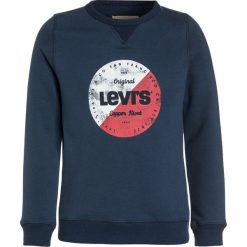 Levi's® RONDO Bluza dress blue. Niebieskie bluzy chłopięce Levi's®, s, z bawełny. W wyprzedaży za 151,20 zł.