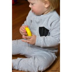 Szary dres naszywka emblemat komplet bluza baggy. Szare bluzy chłopięce rozpinane marki Pakamera, z aplikacjami, z dzianiny. Za 150,00 zł.