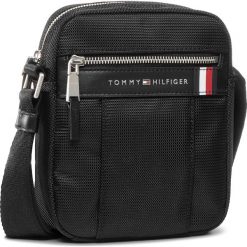 Saszetka TOMMY HILFIGER - Elevated Nylon Mini Reporter AM0AM05810 BLK. Czarne torby męskie skórzane TOMMY HILFIGER, bez wzorów, z nylonu, młodzieżowe. W wyprzedaży za 279,00 zł.