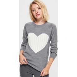 Sweter z sercem - Szary. Szare bez kategorii Cropp, s. Za 59,99 zł.