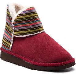 Kapcie MANITU - 370048 Bordeaux 41. Czerwone klapki damskie marki Manitu, bez wzorów, z tworzywa sztucznego, bez obcasa. Za 149,00 zł.