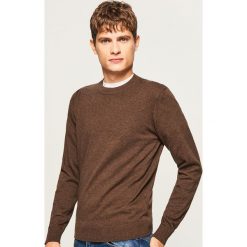 Gładki sweter - Bordowy. Czerwone swetry klasyczne męskie marki Reserved, l. Za 79,99 zł.