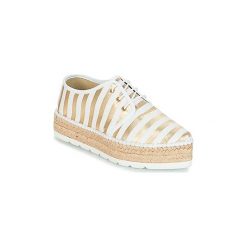 Espadryle André ZEBRE. Białe espadryle damskie marki Andre, bez wzorów, bez obcasa. Za 343,20 zł.