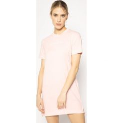 Sukienka codzienna Calvin Klein Jeans Institutional J20J213702. Czarne sukienki damskie Calvin Klein Jeans, na co dzień, m, bez wzorów, z bawełny, bez kołnierzyka, bez rękawów, proste. Za 299,00 zł.