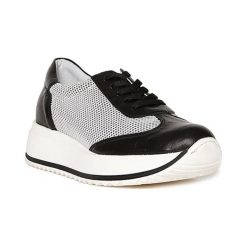 Sneakersy w kolorze czarnym. Trampki i tenisówki damskie Tosca Blu, Bagatt. W wyprzedaży za 259,95 zł.