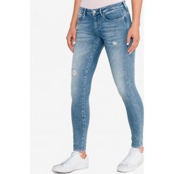 Guess Dżinsy Niebieski. Niebieskie jeansy damskie Guess. Za 412,95 zł.