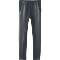 Legginsy z wstawkami ze sztucznej skóry bonprix czarny. Czarne spodnie dziewczęce bonprix, bez wzorów, ze skóry, eleganckie. Za 44,99 zł.