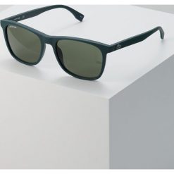 Lacoste Okulary przeciwsłoneczne matte green. Zielone okulary przeciwsłoneczne męskie wayfarery Lacoste. W wyprzedaży za 374,25 zł.
