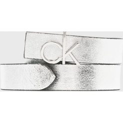 Calvin Klein - Pasek. Szare paski damskie marki Calvin Klein, w paski, ze skóry ekologicznej. Za 299,90 zł.