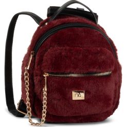 Plecak NOBO - NBAG-H2420-C005 Bordowy. Czerwone plecaki damskie Nobo, bez wzorów, z materiału, eleganckie. W wyprzedaży za 129,00 zł.
