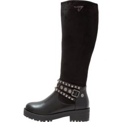 Laura Biagiotti Kozaki na platformie black. Czarne buty zimowe damskie marki Kazar, z futra, przed kolano, na wysokim obcasie, na koturnie. W wyprzedaży za 287,40 zł.