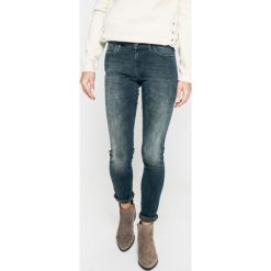 Wrangler - Jeansy. Niebieskie jeansy damskie skinny marki Wrangler, m, z elastanu. W wyprzedaży za 269,90 zł.