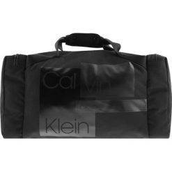Calvin Klein Męska torba sportowa Laye czerwona torba gimnastyczna Black. Czerwone torby męskie sportowe Calvin Klein, bez wzorów, sportowe. W wyprzedaży za 462,00 zł.