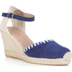 Buty damskie. Niebieskie koturny damskie Wittchen, bez obcasa, na koturnie, bez zapięcia. W wyprzedaży za 199,90 zł.