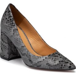 Półbuty SOLO FEMME - 75403-89-K39/000-04-00 Szary. Szare półbuty damskie Solo Femme, bez wzorów, ze skóry, bez obcasa, na obcasie, bez zapięcia. Za 349,00 zł.