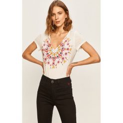 Desigual - T-shirt. Białe bluzki damskie Desigual, s, z nadrukiem, z bawełny, z okrągłym kołnierzem. Za 149,90 zł.