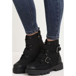 Czarne Zamszowe Botki Treat Better. Czarne botki damskie Born2be, z zamszu, bez obcasa, na płaskiej podeszwie, z paskami. Za 59,99 zł.