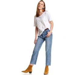 T-shirt krótki rękaw damski z aplikacją. Białe t-shirty damskie Top Secret, uniwersalny, z aplikacjami, z bawełny, klasyczne, z okrągłym kołnierzem. W wyprzedaży za 39,99 zł.