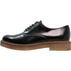 Kickers OXFORK Oksfordki black. Czarne jazzówki damskie Kickers, z materiału. Za 509,00 zł.