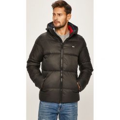 Tommy Jeans - Kurtka. Czarne płaszcze męskie Tommy Jeans, s, bez wzorów, z elastanu, krótkie, z kapturem. W wyprzedaży za 679,90 zł.
