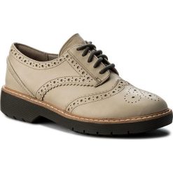 Creepersy damskie: Oxfordy CLARKS - Witcombe Echo 261273064 Sand Leather