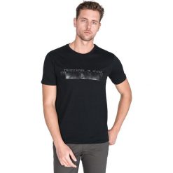 Trussardi Jeans Koszulka Czarny. Czarne podkoszulki męskie xxl, z nadrukiem, z bawełny. Za 257,95 zł.