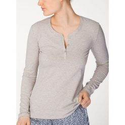 Koszulka w kolorze szarym. Szare koszulki damskie Calida, xxs, bez wzorów, z bawełny, z okrągłym kołnierzem. W wyprzedaży za 94,95 zł.