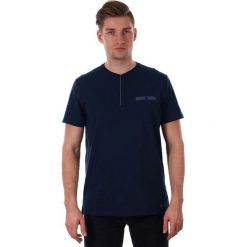 Granatowy T-shirt Męski z Kieszonką i Zapinaniem na Guziki, Krótki Rękaw, Just Yuppi, Koszulka TSJTYUP9216kol3GRANAT. Niebieskie koszulki męskie Just Yuppi, m, bez wzorów, z tkaniny, casualowe, bez kołnierzyka, krótkie. W wyprzedaży za 58,00 zł.
