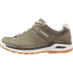 Lowa LOCARNO GTX LO Obuwie hikingowe schilf/offwhite. Brązowe buty sportowe damskie Lowa, bez wzorów, z nubiku, sportowe, outdoorowe. W wyprzedaży za 585,65 zł.