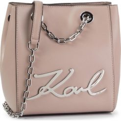 Torebka KARL LAGERFELD - 96KW3028 Powder Pink. Różowe torebki klasyczne damskie KARL LAGERFELD, bez wzorów, ze skóry, eleganckie, bez dodatków. W wyprzedaży za 899,00 zł.