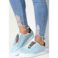 Niebieskie Buty Sportowe Place In Paradise. Brązowe buty sportowe damskie marki vices. Za 79,99 zł.