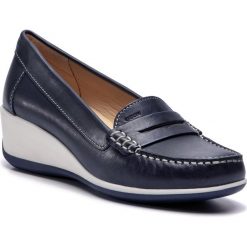 Półbuty GEOX - D Arethea B D621SB 00043 C4002 Navy. Niebieskie półbuty damskie Geox, na co dzień, bez wzorów, ze skóry, bez obcasa, na koturnie, bez zapięcia. W wyprzedaży za 299,00 zł.