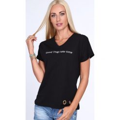 T-shirt z napisem czarny 22503. Czarne t-shirty damskie Fasardi, s, z napisami, bez kołnierzyka. Za 31,20 zł.