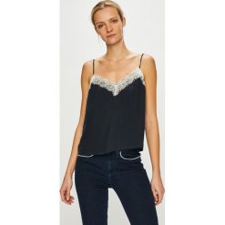 Review - Top. Niebieskie bluzki damskie Review, s, w koronkowe wzory, z wiskozy, casualowe, bez kołnierzyka, bez rękawów. W wyprzedaży za 69,90 zł.