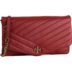 Torebka TORY BURCH - 56824 Red Apple 611. Czerwone torebki klasyczne damskie Tory Burch, bez wzorów, ze skóry, biznesowe, bez dodatków. Za 1439,00 zł.
