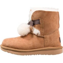 Buty zimowe damskie: UGG GITA Botki chestnut