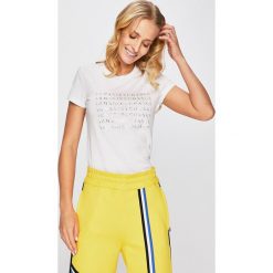 Armani Exchange - Top. Białe bluzki damskie marki Armani Exchange, s, z nadrukiem, z bawełny, z okrągłym kołnierzem. Za 219,90 zł.