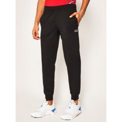 Spodnie dresowe EA7 Emporio Armani 3HPP57 PJ7BZ 1200. Czarne jeansy męskie EA7 Emporio Armani, s, bez wzorów. Za 379,00 zł.