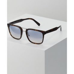 Prada Okulary przeciwsłoneczne brown. Brązowe okulary przeciwsłoneczne męskie wayfarery marki Prada. Za 1049,00 zł.