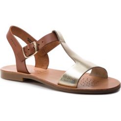 Sandały GEOX - J S. Violet G.C J929GC 04344 C5G2X D Caramel/Gold. Żółte klapki damskie Geox, bez wzorów, ze skóry, bez obcasa, na obcasie. W wyprzedaży za 199,00 zł.