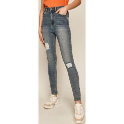 Medicine - Jeansy Boho Breeze. Niebieskie jeansy damskie MEDICINE, bez wzorów, z elastanu, z podwyższonym stanem. W wyprzedaży za 79,90 zł.